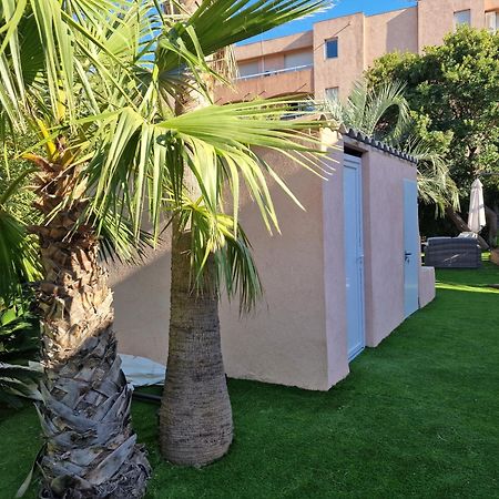 Haut De Villa A 700 Metres De La Plage, Totalement Independant Et Accessible Par Un Escalier Exterieur 생트막시메 외부 사진